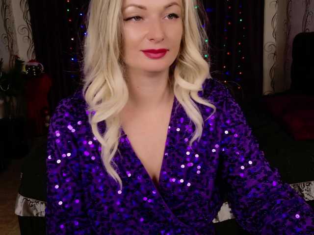 Fotod -Horny- Hi! My name is Lisa! Lovense on. Merry Christmas and Happy New Year! Cum together group and pvt @total 888 @sofar 38 @remain 850 rhinestone plug in the ass