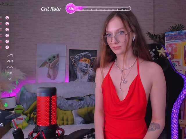 Fotod KiraRumGirl Hey ! im Kiralet's have fun ;) lovense works from 2tk favorite vibration 11tk for a sweet orgasm I recommend using the control of my toy in menu ))