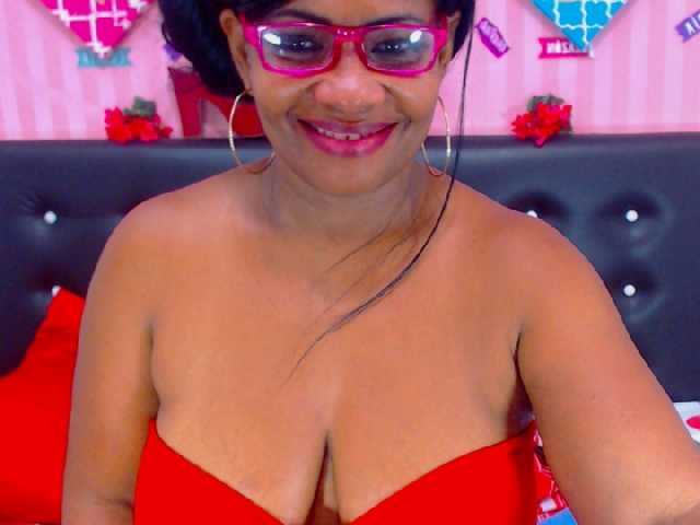 Fotod AdaBlake Welcome to my room! let's have a horny morning #lovense lush: #allnatural #ebony #pussy #squirt #latina bigtits #bigass - #cum show at goal!