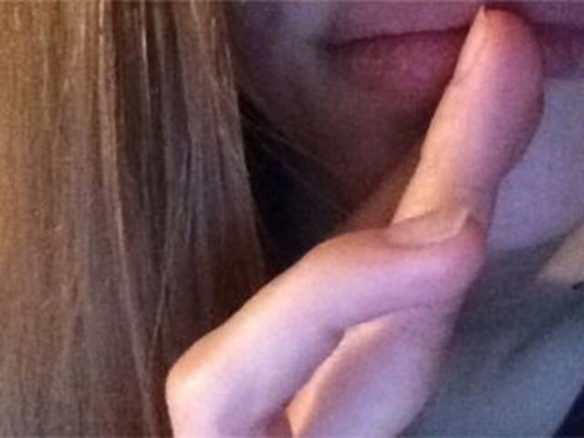 Ringhäälingupildid Adel-model