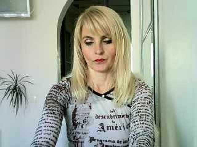 Fotod Adrianessa29 I'll watch your cam for 30. Topless - 50. Naked - 200.