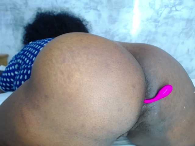 Ringhäälingupildid aisha-ebony