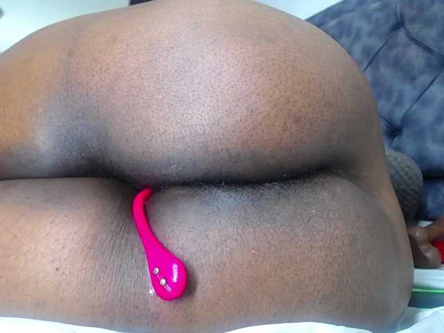 Ringhäälingupildid aisha-ebony