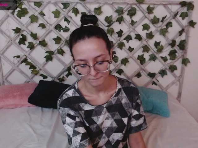 Fotod alexia_27 Hey guys, next week a delicious foot show. Prepare your tiket !! 01/03/2022