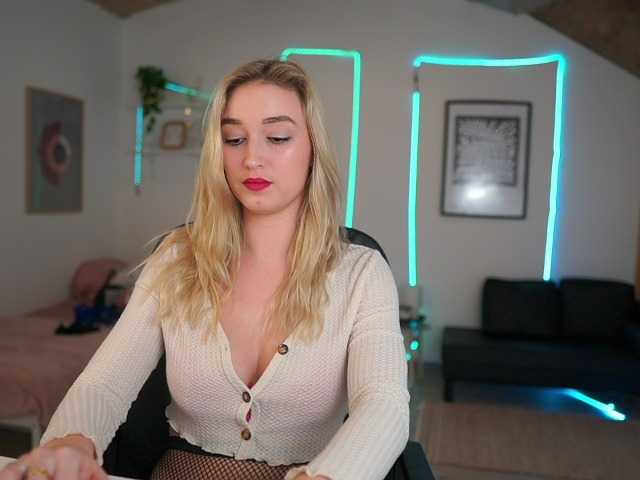Fotod AlexisTexas18 Hi! I am Alexis 19 yrs old teen, with perfect ass, nice tits and very hot sexy dance moves! Lets have fun with me! Water on my white T-shirt at goal!