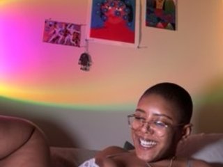 Erootiline videovestlus AliaYourFav