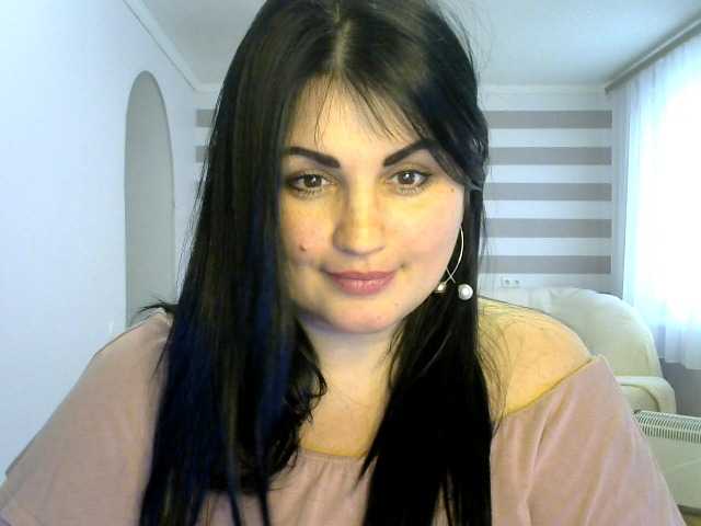 Fotod AlinaVesko I am non nude =)I DO NOT MAKE SHOWS IN MY ROOM IS CHAT ONLY