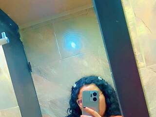 Erootiline videovestlus alis281