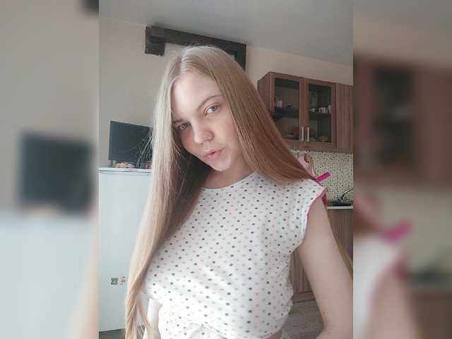 Fotod alisekss8 Hello boys!) Im Alice, Im 24 age. Subscribe to me and put a heart!) Subscription for tokens!) I undress in private or in a group, not in public) Collecting tokens for a new camera!!)