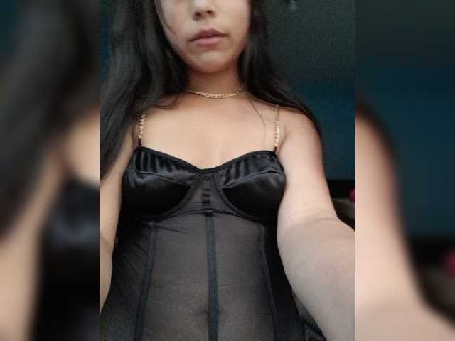 Fotod alisson-donso hello I'm alison and I'm alone at my house you would like to come and touch me