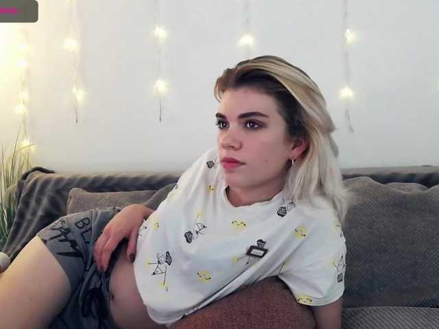 Ringhäälingupildid Alyssa-Moore