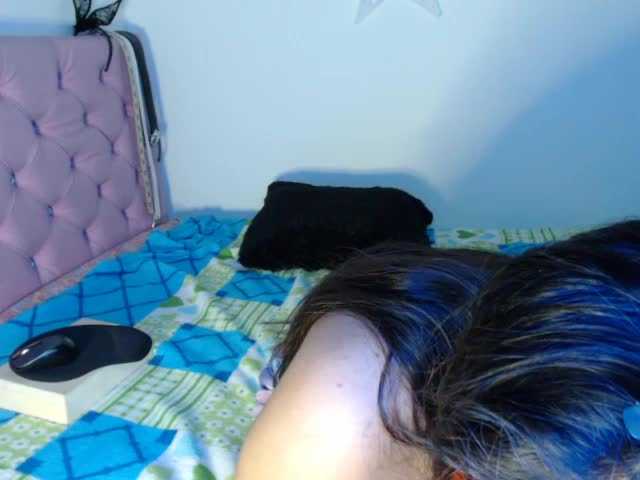 Fotod AmandaLorenz hiii babys, i am amandaI am 18 years old soy virgin, do you want to play with me?