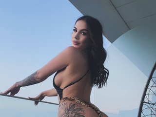 Erootiline videovestlus AmiraRoshen