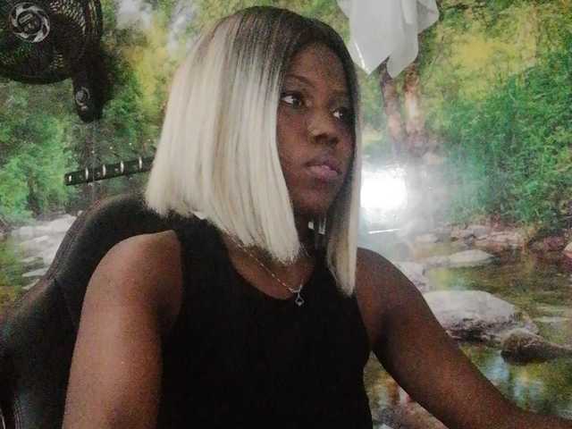 Ringhäälingupildid AmyBlacks