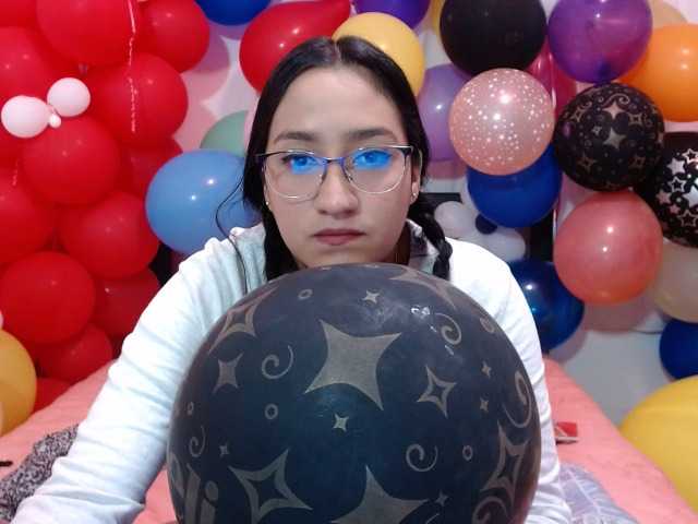 Fotod Andreacute Hello guys welcome to my room, let's play with my balloons, I'm a looner, I have a hairy pussy, #balloons #bush #hairy #control lush or domi