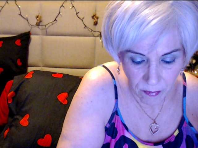 Fotod ANGELGRANNY welcom guys..pm..50 tk..pussy or ass..100..tits or feet..50..let s have fun