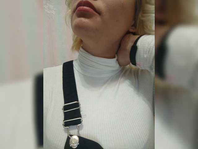 Ringhäälingupildid AnnaShinyx