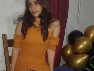 Erootiline videovestlus AnnieBarely