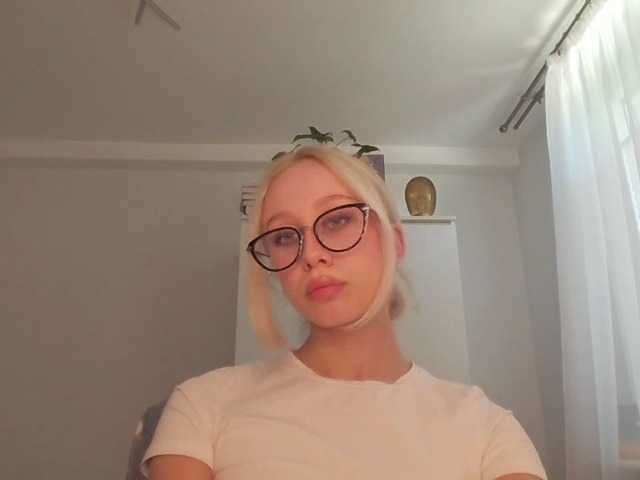 Ringhäälingupildid AnyaDirty