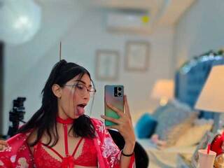 Erootiline videovestlus April-Sum