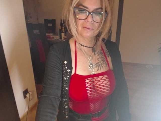 Fotod ArianeSexy Hello! Sexy milf here. TIP ME FOR FOLLOW.