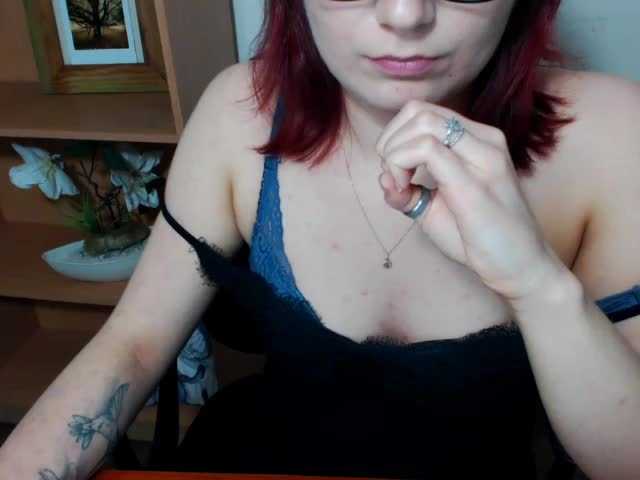 Fotod AriannaLady Hi. The red-haired kinky girl wants to have fun. Join me..