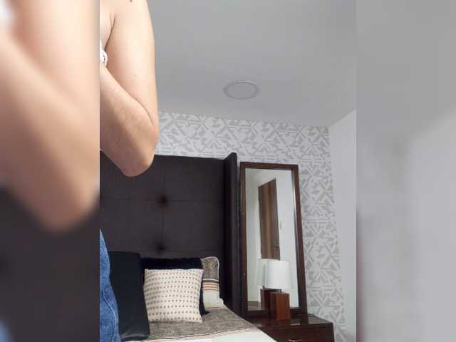 Ringhäälingupildid ArielMoore