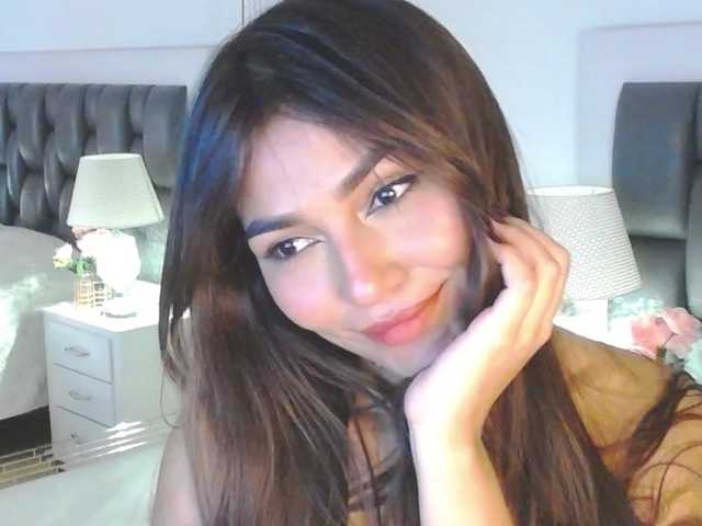 Ringhäälingupildid AryaCorine