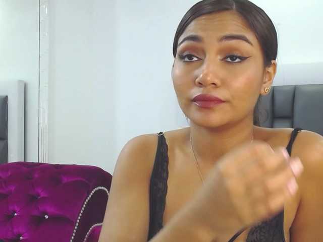 Ringhäälingupildid AryaCorine