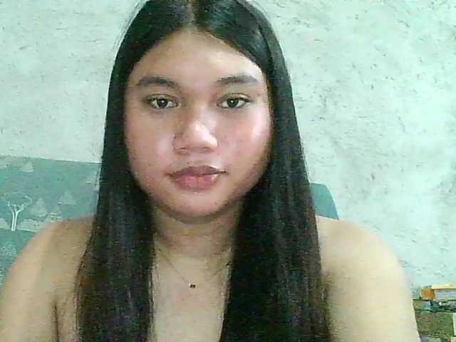 Ringhäälingupildid AsianBlythe