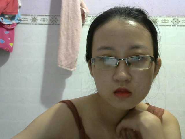 Ringhäälingupildid AsianCandy