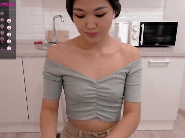 Ringhäälingupildid AsianMilly
