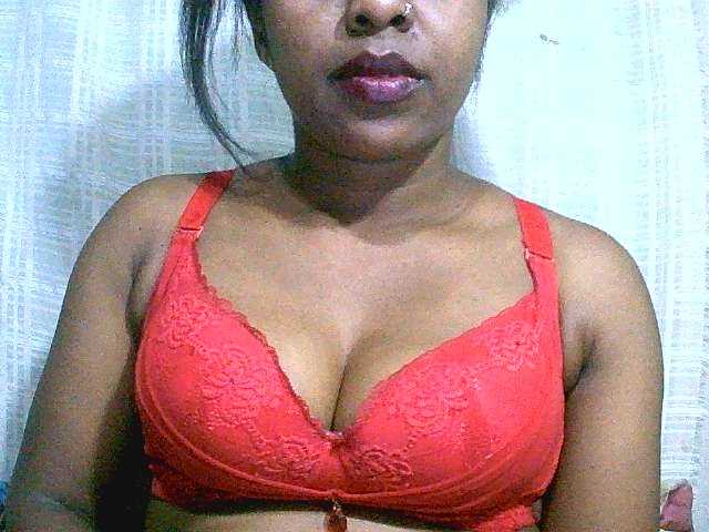Fotod Asminah if you want me to do something to make you hard, send me advice on my menu and I will do your show with pleasure and I will also do a lot of private shows