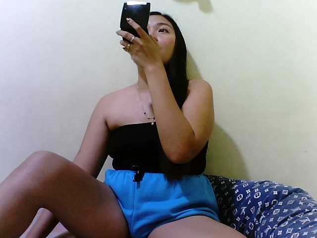 Fotod AyanaCole hi huny welcome to my room. let me know what i can do for you to get us in the right mood..
