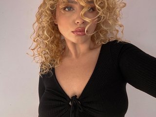 Erootiline videovestlus baby-dolll