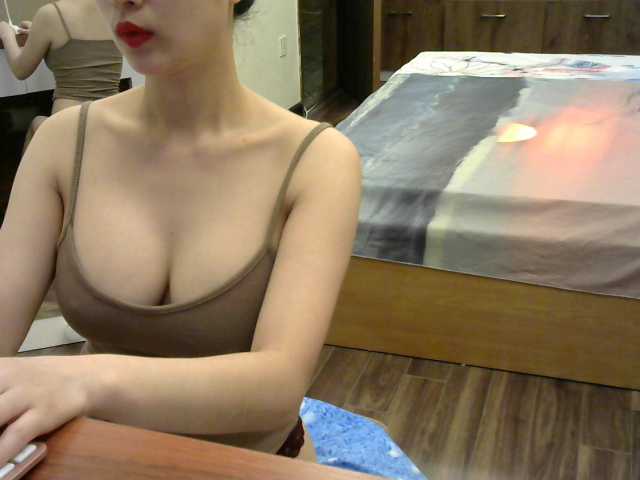 Fotod BabyWetDream Hi guys, my name is Mihako, flash boobs is 91 tokens, flash pussy is 99, dance is 100 squirt 500 --Need to 1000tokens squirt right now..