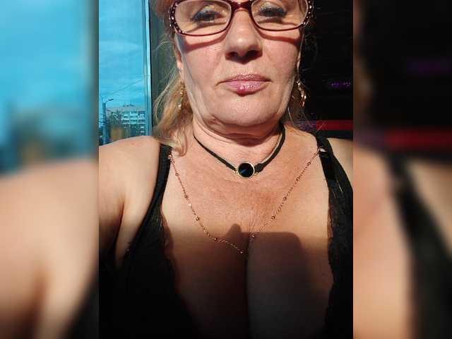 Fotod BarbaraFan Fully toples on public 555