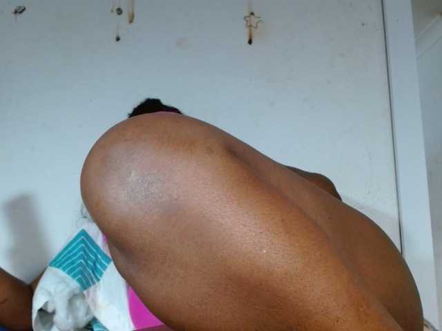 Ringhäälingupildid BigBustyBlack