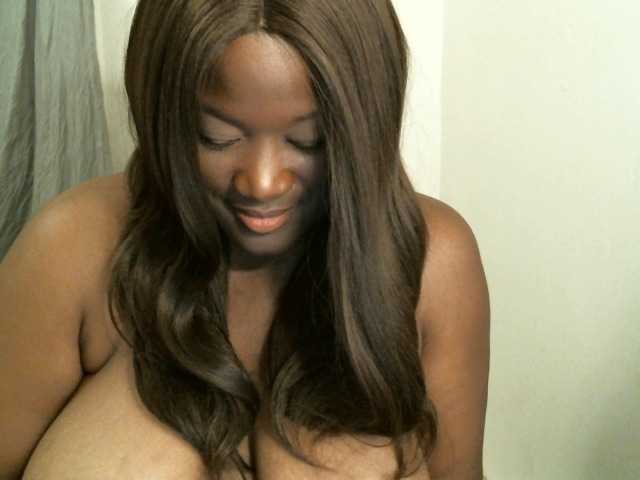 Ringhäälingupildid Bigtitscassie