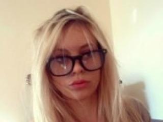 Erootiline videovestlus blonddooll