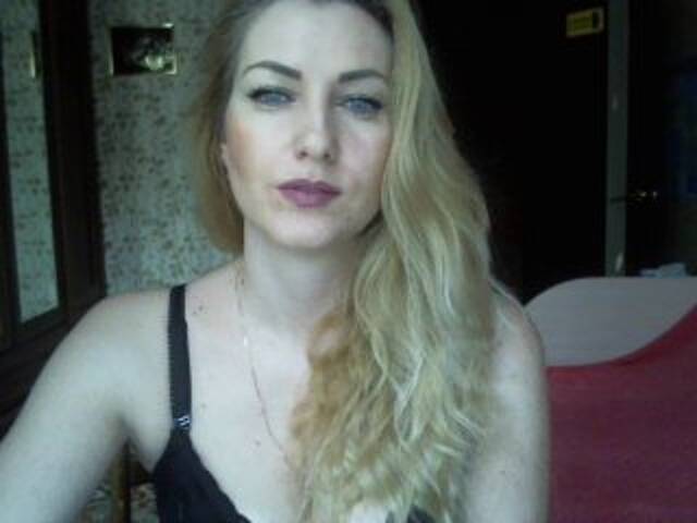 Ringhäälingupildid blondyle