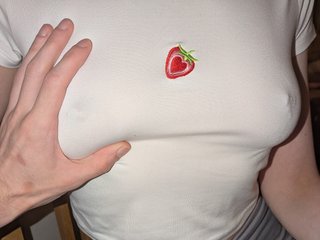 Erootiline videovestlus Almond_milk