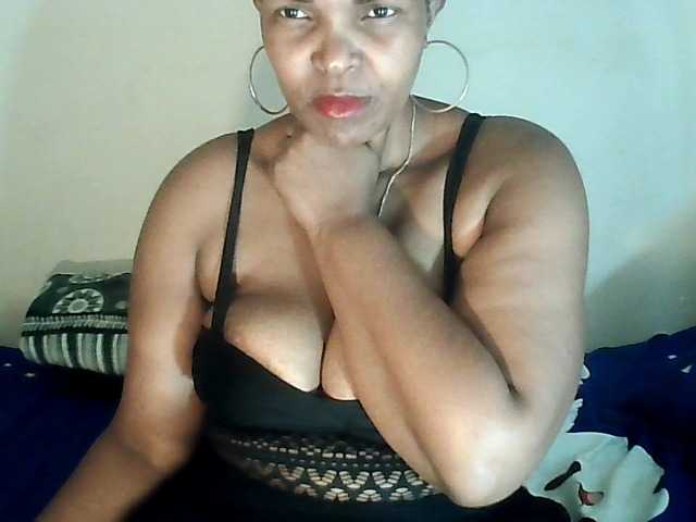 Ringhäälingupildid Bootygorgeous