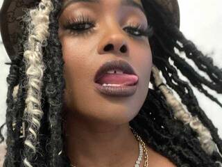 Erootiline videovestlus bossybella