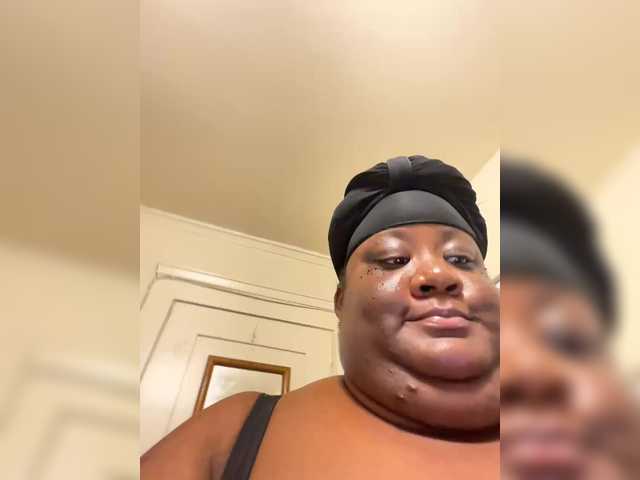 Ringhäälingupildid BrownBaddie