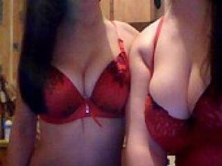 Erootiline videovestlus brynetki