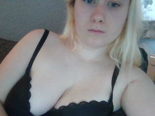 Fotod Busty-Blonde Get to know me ;)
