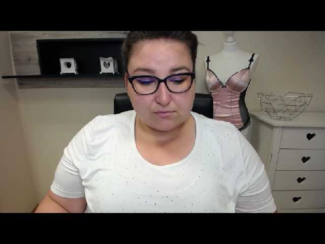 Ringhäälingupildid bustyLEXX