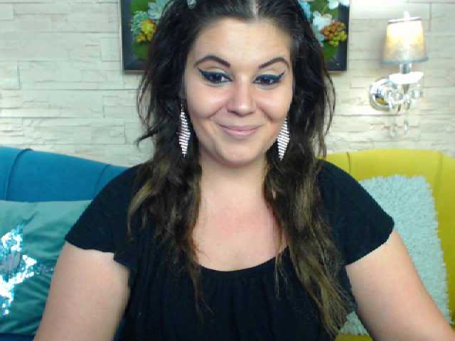 Ringhäälingupildid BustySarrah