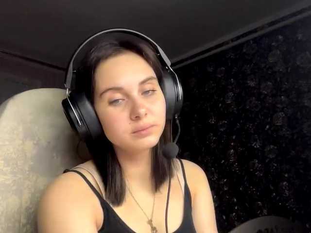 Ringhäälingupildid CANDY-LIPS-GIRL